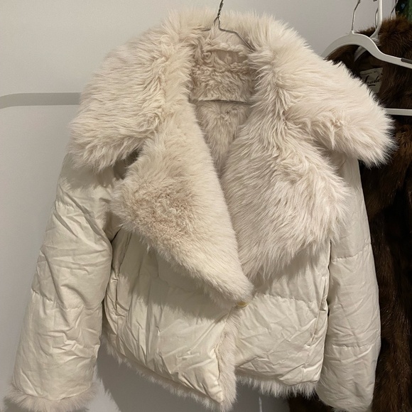 Banana Republic Reversible Faux Fur Coat Soft and Cozy XS-S - Picture 4 of 4